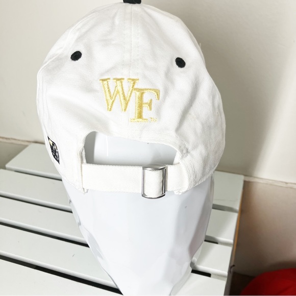 Vintage Wake Forest University The Game Split Bar Snapback Cap Hat White EUC - Picture 3 of 4